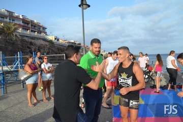 Exhibición del Club Kick Boxing en el muelle de Melenara (Foto Francisco Javier Santana)